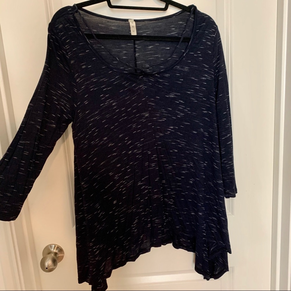 Navy/ blue quarter sleeve shirt